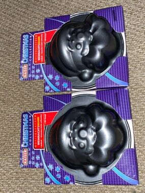 2 mini Christmas Collection Santa Face Cake Pan - Black